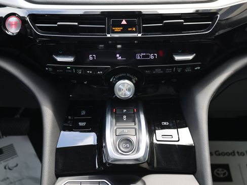 Used 2023 Acura MDX SH-AWD image 34