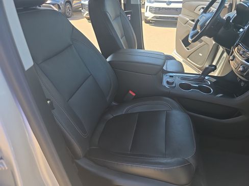 Used 2020 Chevrolet Traverse Premier FWD image 19