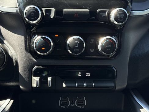 Used 2022 RAM 1500 Big Horn AWD/4WD image 5