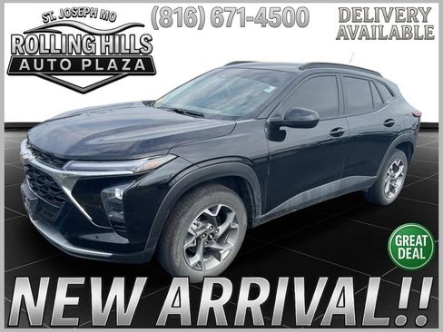 Used 2025 Chevrolet Trax LT w/ LT Convenience Package FWD image 1