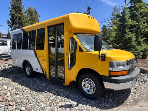 Used 2014 Chevrolet Express 3500 RWD image 4