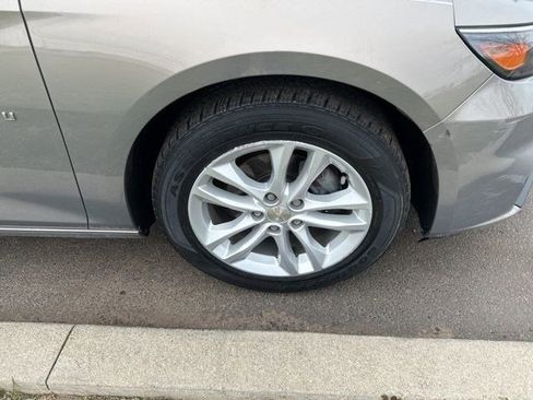 Used 2017 Chevrolet Malibu LT image 42