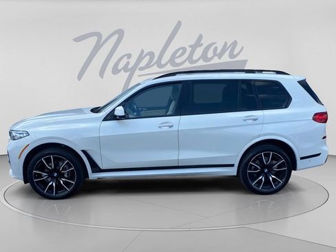 Used 2022 BMW X7 xDrive40i w/ M Sport Package AWD/4WD image 6