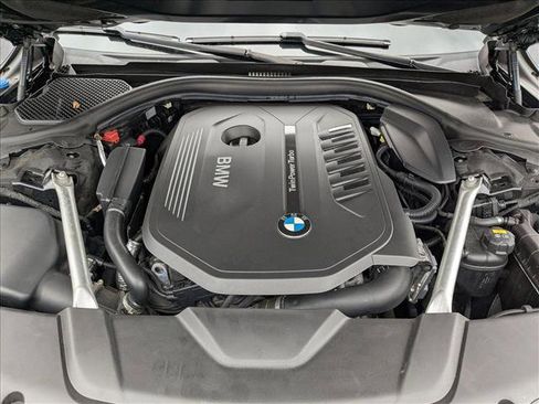 Used 2019 BMW 740i w/ M Sport Package image 26