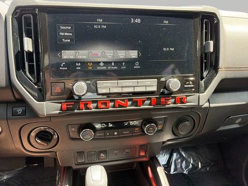 Used 2025 Nissan Frontier PRO-4X AWD/4WD image 17