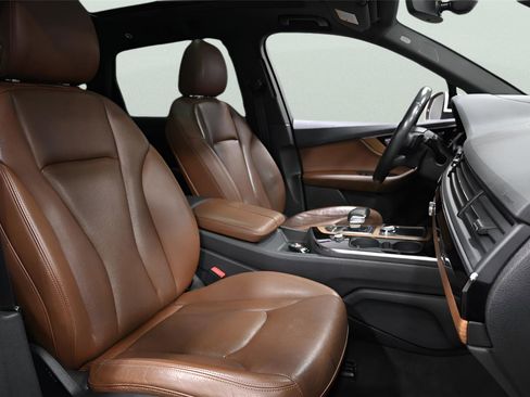 Used 2017 Audi Q7 3.0T Prestige w/ Prestige Package image 24