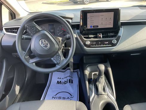 Used 2025 Toyota Corolla LE FWD image 10