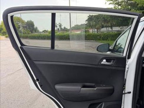 Used 2022 Kia Sportage LX FWD image 19