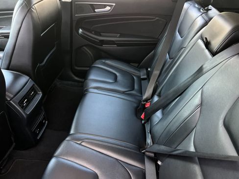 Used 2021 Ford Edge Titanium FWD image 5
