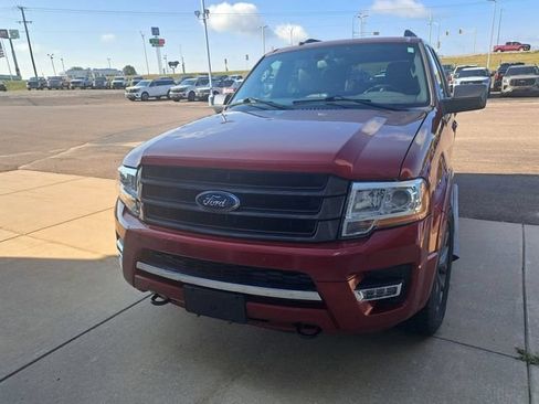 Used 2017 Ford Expedition Limited w/ Equipment Group 301A AWD/4WD image 3