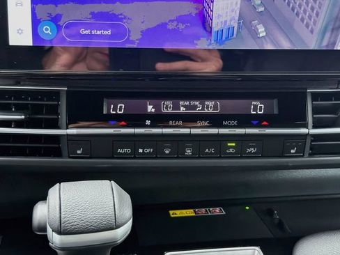 Used 2026 Toyota Sienna XSE FWD image 36