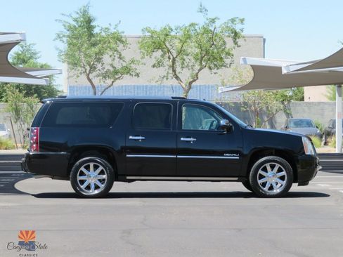 Used 2011 GMC Yukon XL Denali AWD/4WD image 2