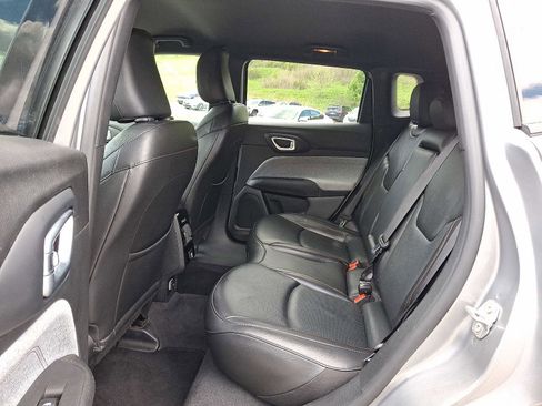 Used 2023 Jeep Compass Latitude AWD/4WD image 10