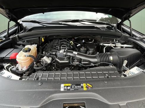 Used 2023 Jeep Grand Cherokee L Limited w/ Luxury Tech Group II image 10