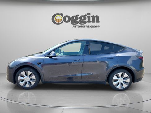 Used 2024 Tesla Model Y Long Range AWD/4WD image 2
