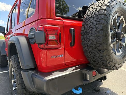 Certified 2025 Jeep Wrangler Unlimited Rubicon 4xe w/ Safety Group AWD/4WD image 9