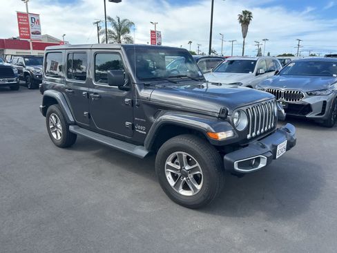 Used 2021 Jeep Wrangler Unlimited Sahara image 9