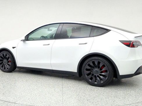 Used 2022 Tesla Model Y Performance image 7