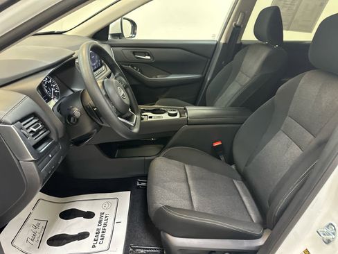 Certified 2024 Nissan Rogue SV image 4