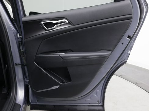 Used 2024 Kia Sportage EX FWD image 37