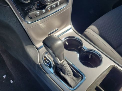 Used 2018 Jeep Grand Cherokee Laredo image 28