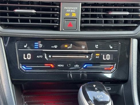 Used 2025 Volkswagen Jetta SEL image 14