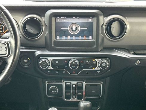 Used 2022 Jeep Wrangler Unlimited Sport AWD/4WD image 26