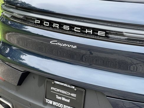 Certified 2026 Porsche Cayenne E-Hybrid AWD/4WD image 11