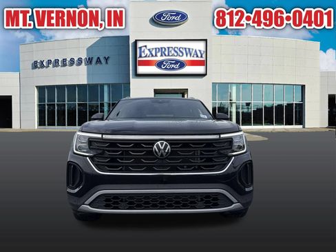 Used 2025 Volkswagen Atlas Cross Sport SE FWD image 3