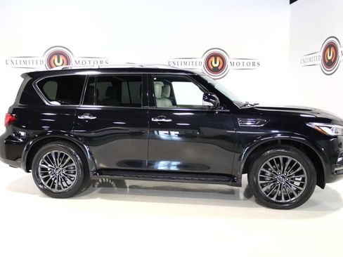 Used 2024 INFINITI QX80 Sensory AWD/4WD image 5