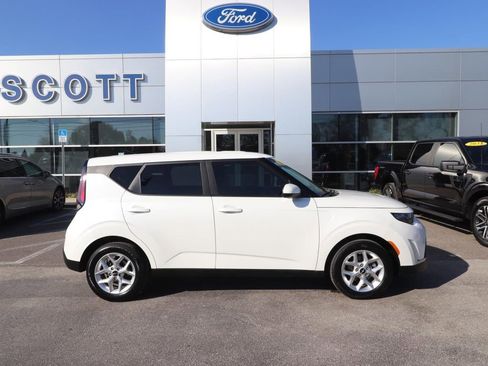 Used 2025 Kia Soul LX w/ LX Technology Package image 15