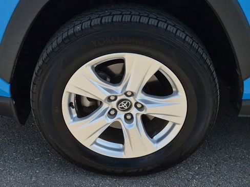 Used 2021 Toyota RAV4 XLE FWD image 23
