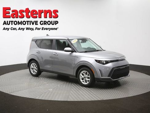 Used 2025 Kia Soul LX w/ LX Technology Package FWD image 48