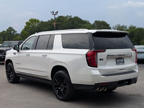 Used 2023 GMC Yukon XL Denali w/ Denali Reserve Package AWD/4WD image 7
