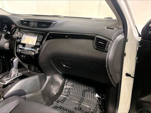 Used 2017 Nissan Rogue Sport SL w/ SL Premium Package AWD/4WD image 16