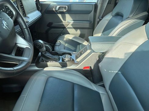 Used 2024 Ford Bronco Outer Banks w/ Sasquatch Package AWD/4WD image 7
