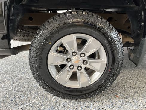 Used 2025 Chevrolet Silverado 1500 LT RWD image 29