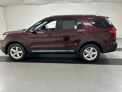 Used 2018 Ford Explorer XLT w/ Equipment Group 202A image 6