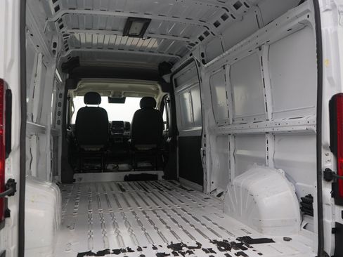 Used 2024 RAM ProMaster 2500 w/ Convenience Group FWD image 11