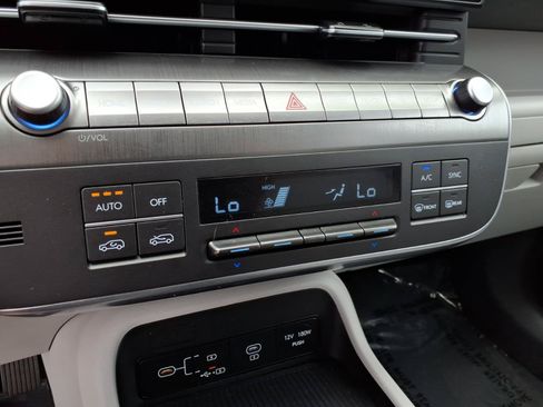 Certified 2025 Hyundai Kona SEL FWD image 21