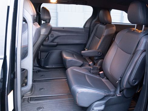 Used 2021 Toyota Sienna XSE image 16