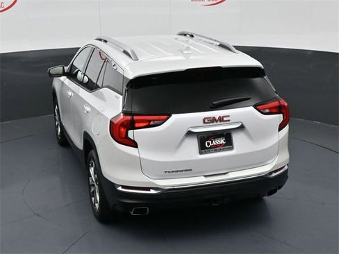 Used 2020 GMC Terrain SLT w/ Preferred Package image 16