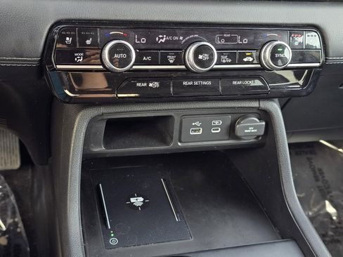 Used 2024 Honda Pilot Elite image 22
