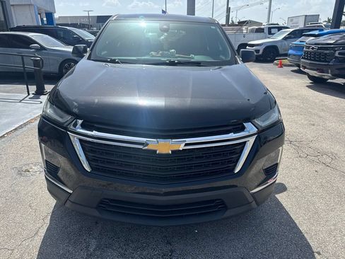 Used 2022 Chevrolet Traverse LS FWD image 2