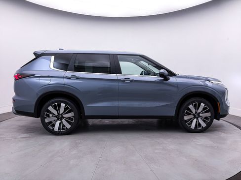 New 2026 Mitsubishi Outlander SE FWD image 27