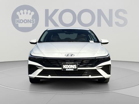Certified 2024 Hyundai Elantra SEL FWD image 11
