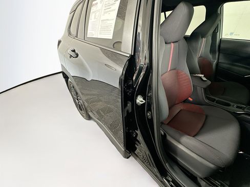 Used 2024 Toyota Corolla Cross AWD Hybrid w/ Moonroof Package image 28