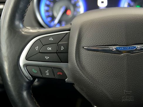 Used 2015 Chrysler 300 C w/ Light Group image 22