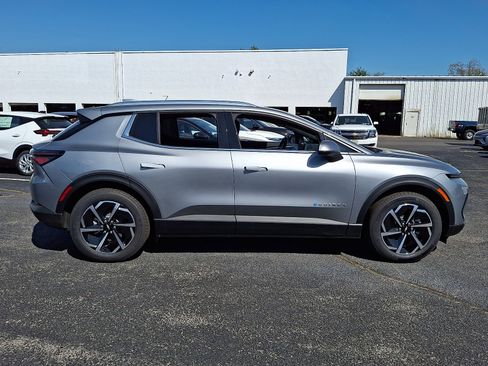 New 2026 Chevrolet Equinox EV LT FWD image 6