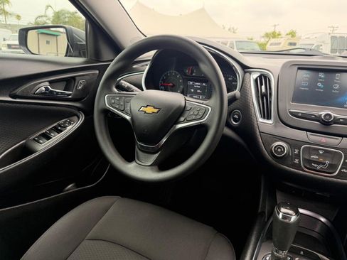 Used 2018 Chevrolet Malibu LT FWD image 24